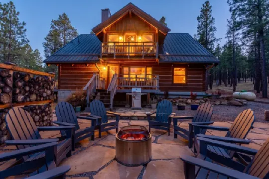 Private 5-Acre Cabin – Woods, Wildlife, Trails & Starry Skies