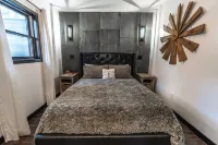 99 Mid wk Special! 2 Mins to Jfbb Ski , Lake, Dine, Bars & More. - 4-Star