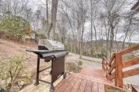 Cozy Country Cottage Just Minutes to Lake Chatuge and 15 Miles from Helen