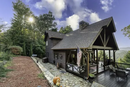 Breathtaking Blue Ridge Mountain Views and Sunset, Sleeps 8!