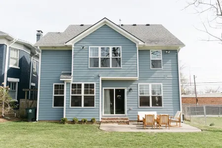 "King's Quarters" Modern Urban Stay - Downtown LEX Отели рядом с достопримечательностью «Кладбище Лексингтон»