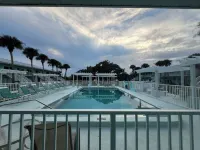 Charming 2-bedroom condo with WiFi, AC in gorgeous New Smyrna Beach