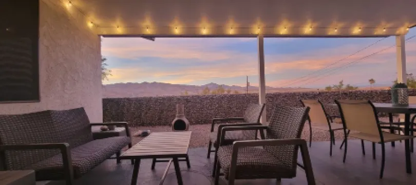 River Retreat Family Getaway- Pet Friendly, under 1 Mile to Boat Ramp Отели в г. Буллхед Сити