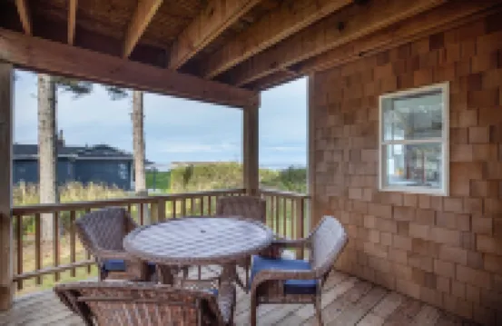 Oceanfront Home, Lighthouse, Beach Access, Spectacular Sunsets, Newly Remodeled