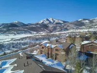Breathtaking Balcony Lake View, Fireplace, Hot Tub, Near Park City & Deer Valley