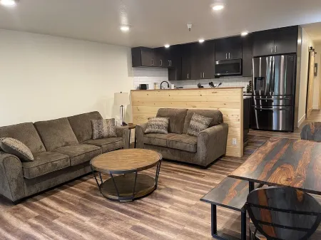 Newly remodeled Girdwood condo, steps from the ski slopes