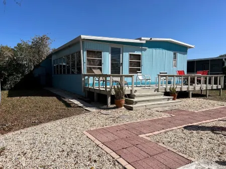 Relaxing retreat on the water-10 minutes to Gulf and Springs! Отели рядом с достопримечательностью «American Pro Diving Center-Swim With Manatees»