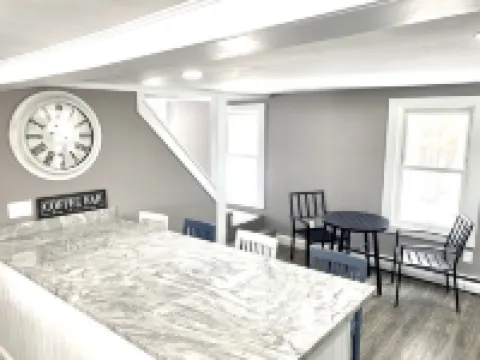 Lakefront House Hotels in Windham