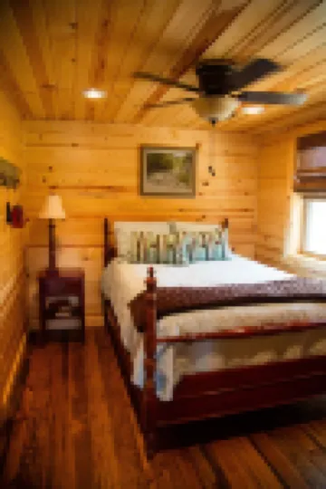 Cabin on Water!!GORGEOUS! Best property on the Caddo River In Glenwood Arkansas!