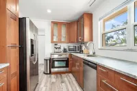 Naples Dream Escape 4BR Home, heated pool, 10min from Beach