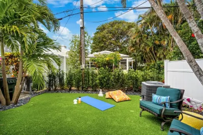 B.E.A.C.H. Best Escape Anyone Could Have. 2br/2bth Hotels near Atlantic Avenue