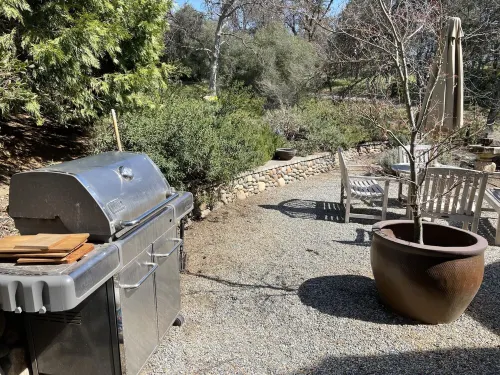 Starview Ranch: 3 homes w/ 7 bdrms, pool, sauna, spa & gym on 50 beautiful acres