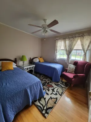 A House Where Families Laugh, Cry and Just Be!!! Hotels near Sturgeon City Park