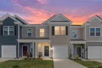 Spacious 3Br Townhome Near Luray Caverns & Shenandoah, Family & Pet-Friendly