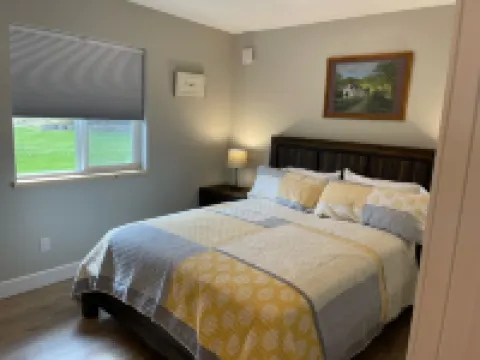 Bear Canyon Cottages - Birch House