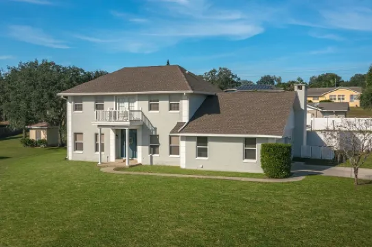 Lake Retreat w/Pool & Hot Tub near Bok Tower 萊克威爾士酒店