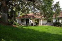 Lux 2/2 w/firepit 10 min from Sequoia Nat'l  Park & beside the Kaweah main fork
