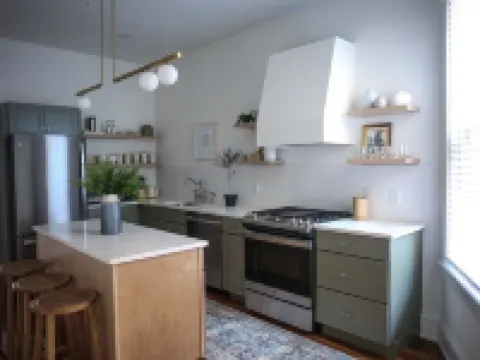 Beautiful 4bd, 2.5ba Lancaster Center City Townhome Hotels in Lancaster