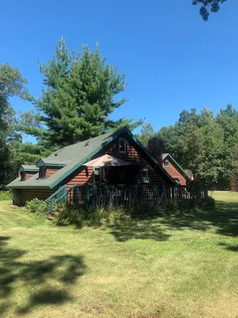 Cozy A-Frame near Wisconsin Dells and river access l Dogs Welcome