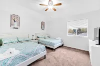 4 BR w/pool, 10 min to Six flags, AT&T Stadium & Globe life park