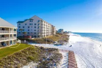 Steps Away From White Sugar Sand Beaches~crystal Clear Beautiful Emerald Water