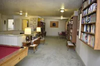 The Hide Out On Pratt Mountain "off the grid" adventure since 1845 - 샬레 호텔