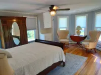 Spacious Victorian close to everything in RH - Wheelchair friendly. Sleeps 11
