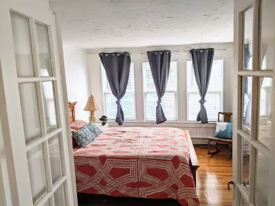 ⭐ Beach Vibes & Fun Colors in the Seashell Suite⭐ Hotels in der Nähe von Shell Point Beach