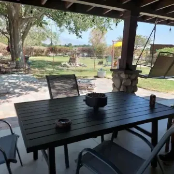 Large country home with 3 rooms and 3 baths