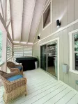 Robin's Nest - with Hot Tub - Relaxation Awaits in the Mountains!