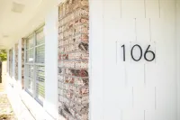 Adventure on Arbor - close to the beach & downtown - includes a golf cart!!