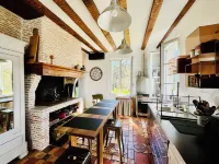 Authentic 19th-century villa 240 M2, private pool, 15 mn from Mimizan.