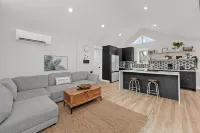 Midtown Haven- RV and Boat parking!