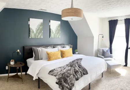 Green Escape: Relax, Tour Downtown or Tybee Beach