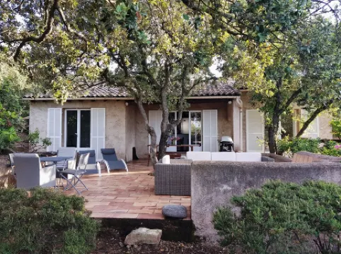 Charming house right on the most beautiful beach in Corsica!