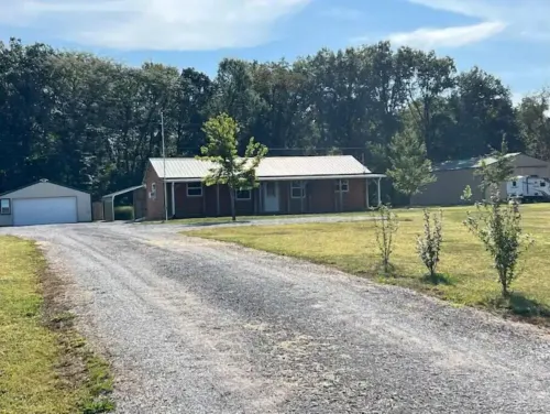 Black Bear Cabin, Gaming room and Boat parking