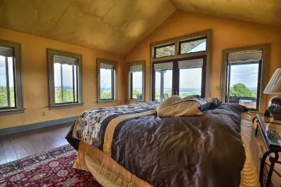 Large  property with 2nd barn/game house and additional beds