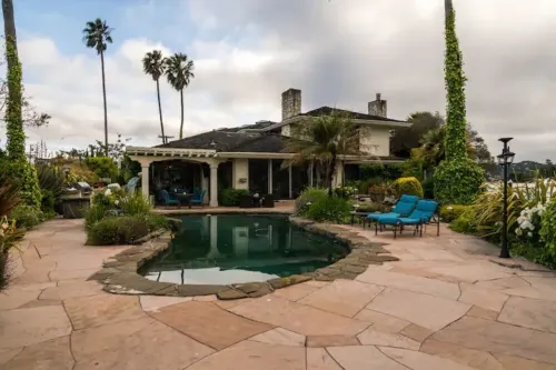 Luxury Tranquil Waterfront Haven w/Pool & Spa
