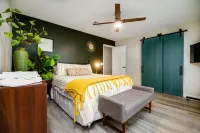 Stylish Family Friendly Bungalow, Tvs, Royal Beds