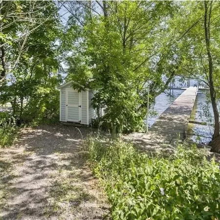 Charming 4-Season Cayuga Lake House near Sheldrake Point!!