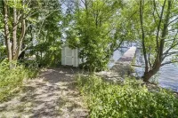 Charming 4-Season Cayuga Lake House near Sheldrake Point!!