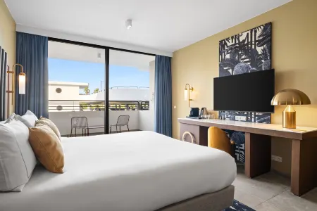 The Rif at Mangrove Beach Corendon Curacao All-Inclusive, Curio by Hilton