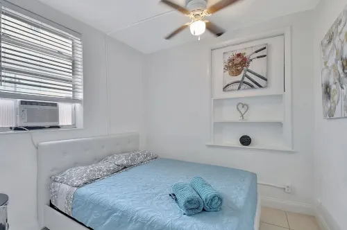 PRIME DELRAY BEACH, CHARMING 2 BEDROOM COTTAGE, PETS WELCOME