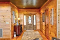 Luxurious Mountain Getaway w/ Pool and Sauna! Sleeps 20 - Jacuzzi