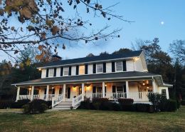Willow Pond Nashville, A Private Luxury Five-Star Farmhouse Great for Lg Groups!