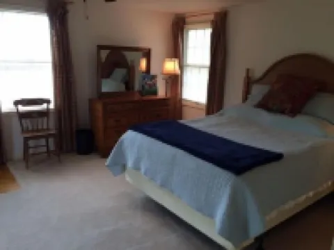 Quaint Country Cottage, Mountain Views, VT/Radford/VA Families Haven!