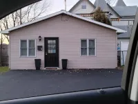 Charming Cottage in the Heart of Catskill & Pet Friendly 스피드웨이 주변 호텔