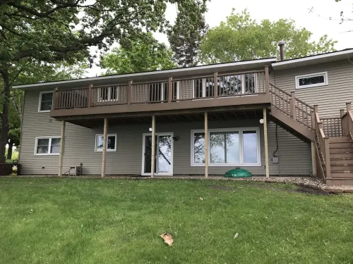 Sandy Beach, Level Lot, 4Br 2BA, 110' Shore, 2-Miles to Alexandria-License #1802