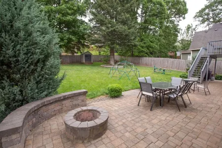 Battle Ground Vacation Home near Battle Ground Village