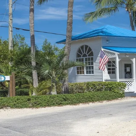 Oceanfront Key Largo Paradise~Private Beach~Pool~Tennis~Marina~Cafe/Bar